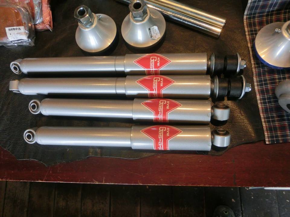 メール便可 2セットまで ローバーミニ ショックアブソーバー KYB
